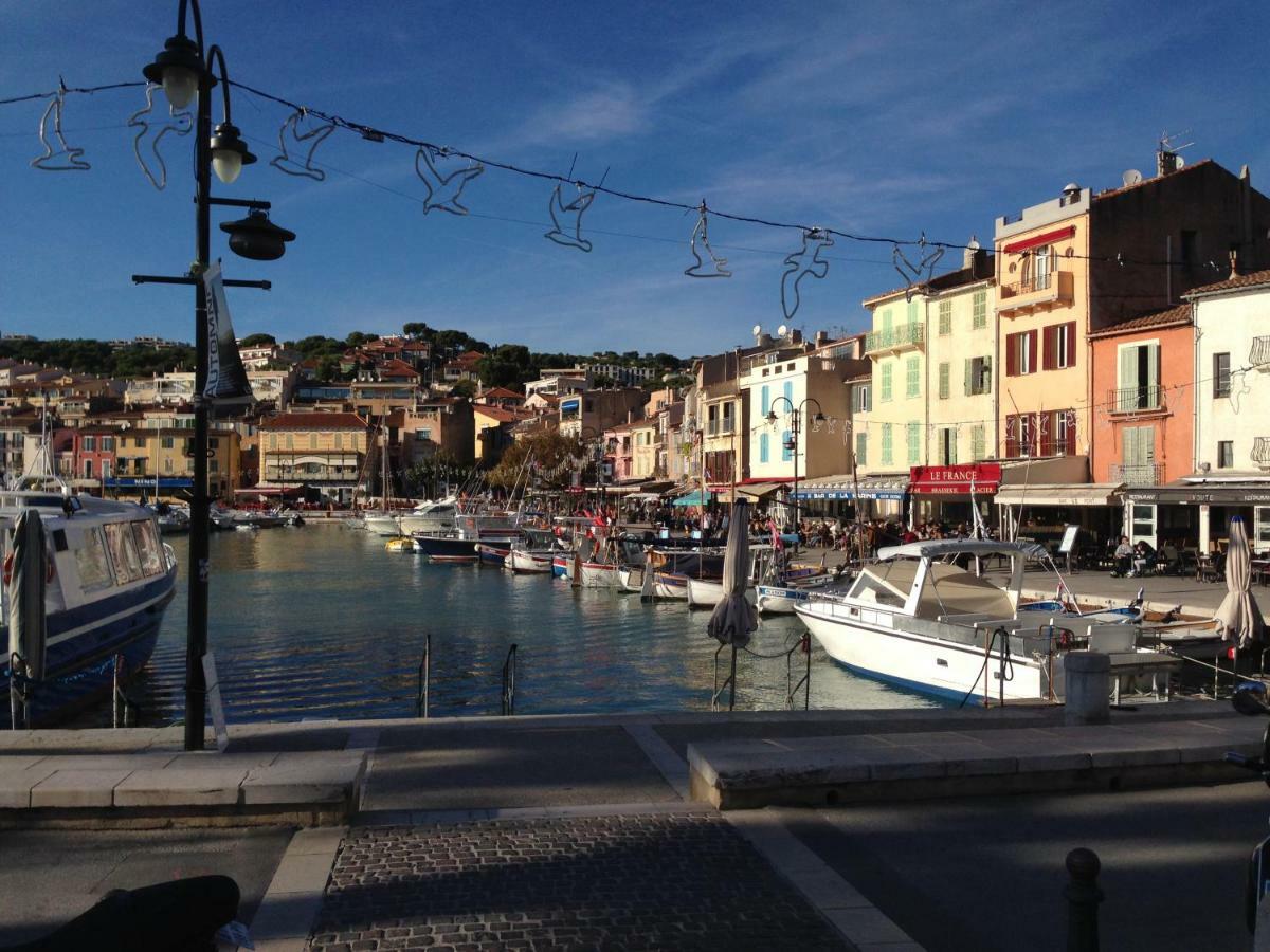 Sur Les Pas De Pagnol Bed and Breakfast Aubagne Exteriör bild